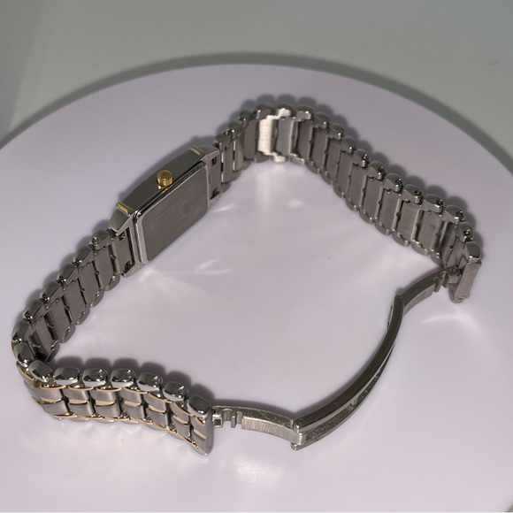 Vintage CROSS Swiss Timepiece Watch Stainless Steel Yellow Gold Water Resistant - Picture 6 of 15